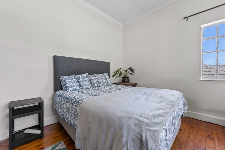 5 Bedroom Property for Sale in Green Point Western Cape